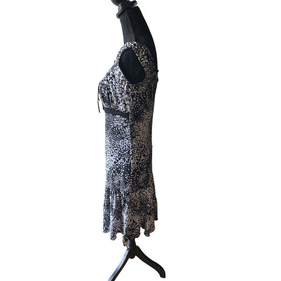 Frank Lyman Design Black & White Abstract Print Dress Ruffle Neckline - Picture 5 of 8